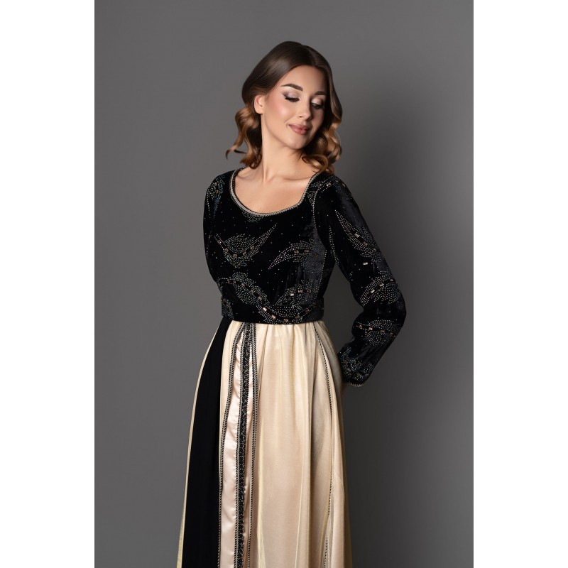 Black and gold velvet caftan, elegant and refined