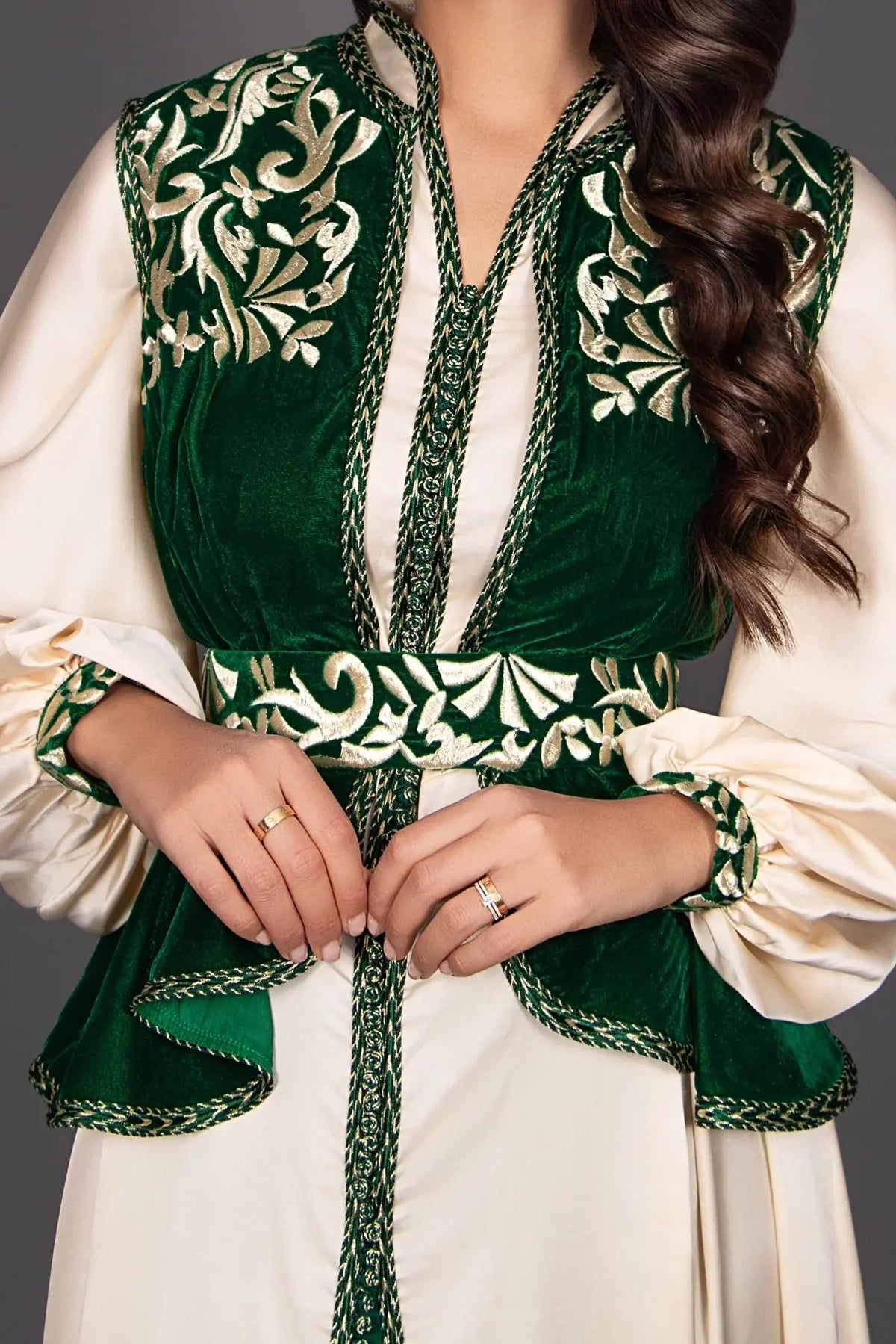 Caftan avec gilet en velour vert pour henné, circoncision, fêtes orientales