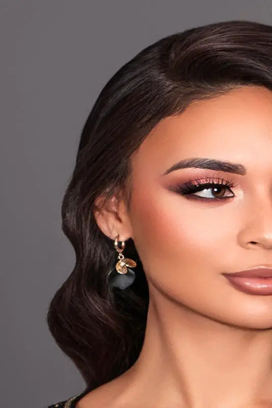 Boucle d'oreille noir et or pour aller avec un caftan noir 