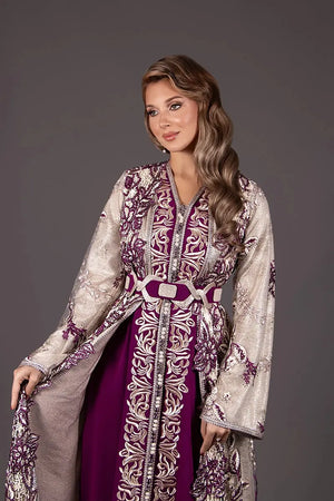 Caftan marocain haute couture pour événement spécial vue de face 