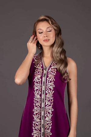 Caftan violet brodé doré, vue du sous caftan du bas 