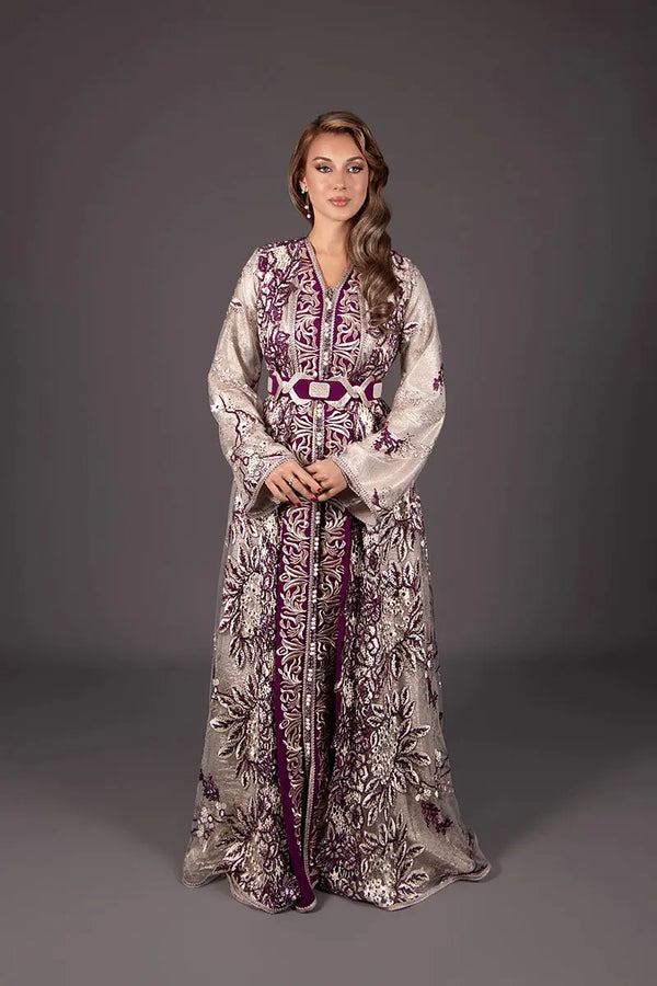 caftan marocain vue en détail broderie et tissu 
