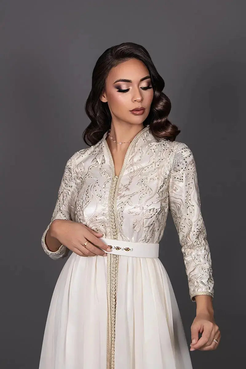 Achete ton caftan marocain haut de gamme en ligne et en direct couturier