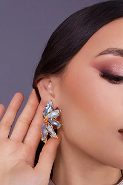 boucles d'oreilles fleurs bleues nacrées 