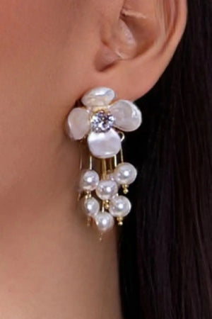 boucles d'oreilles perles fleurs blanche en acier inoxydable