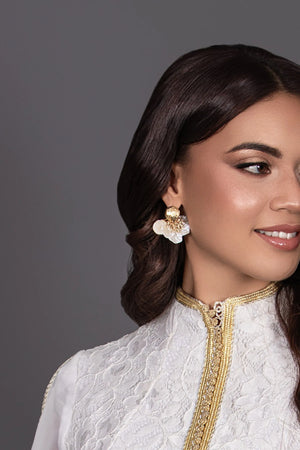 boucles fleurs blanches et or caftan solea 