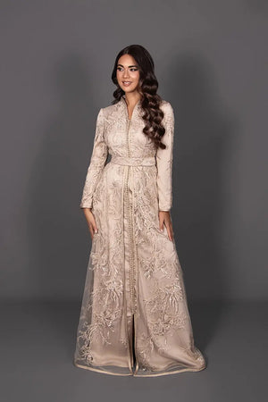 Caftán marroquí beige de encaje con perlas de alta gama para boda oriental