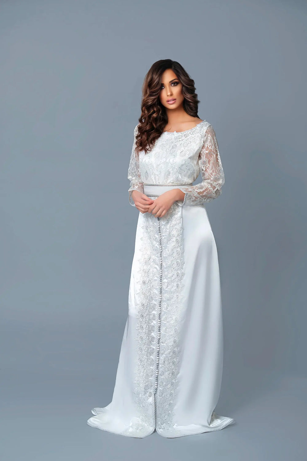 Moroccan boat-neck kaftan for sale on Mode et Caftan