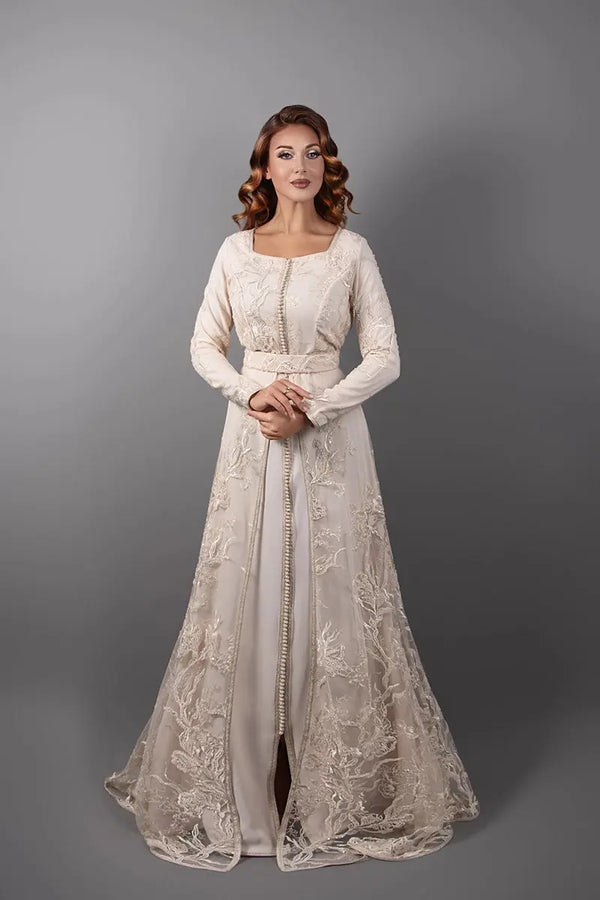 Hochwertiger Spitzenkaftan für Damen mit eckigem Ausschnitt