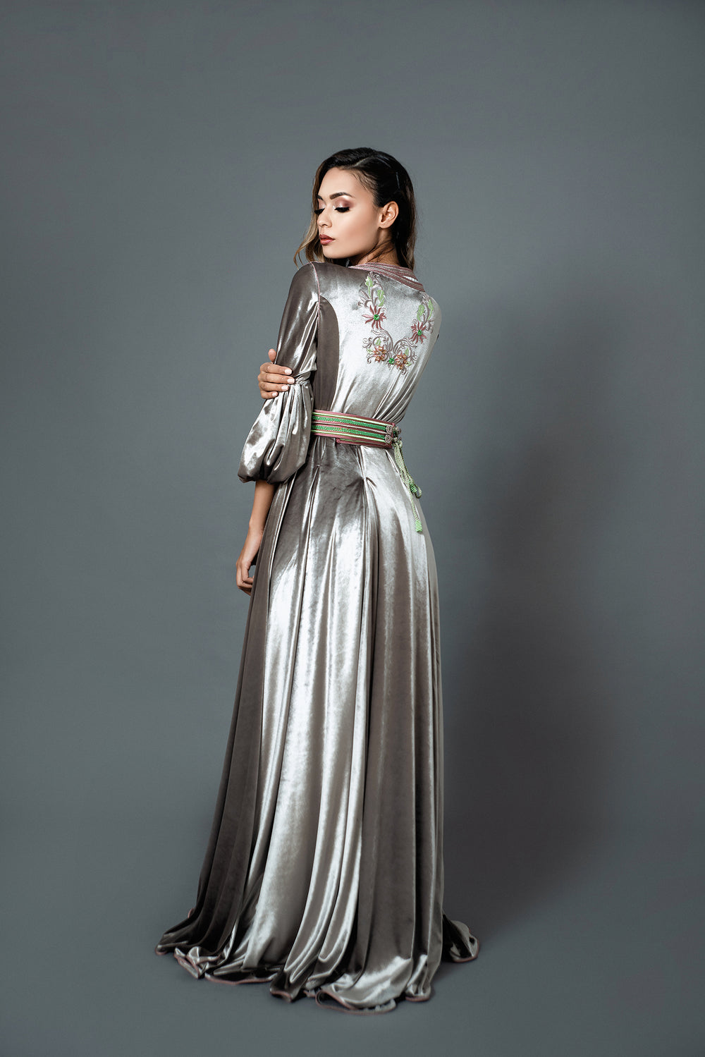 Takchita marocaine avec ceinture artisanale marocaine 