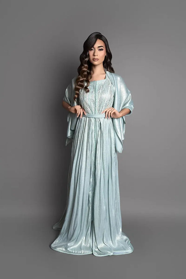 Sleeveless lace Moroccan kaftan for a wedding