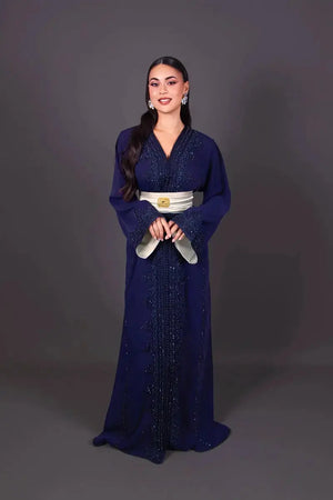Caftan marocain en crêpe bleu marine brodé et perlé ton sur ton 