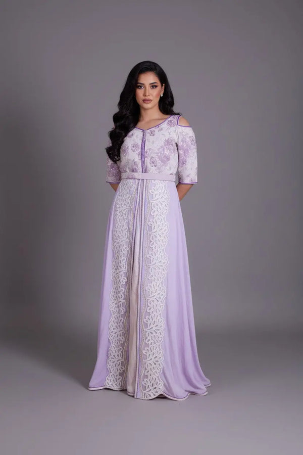 caftan marocain mauve et blanc pour mariage mixte