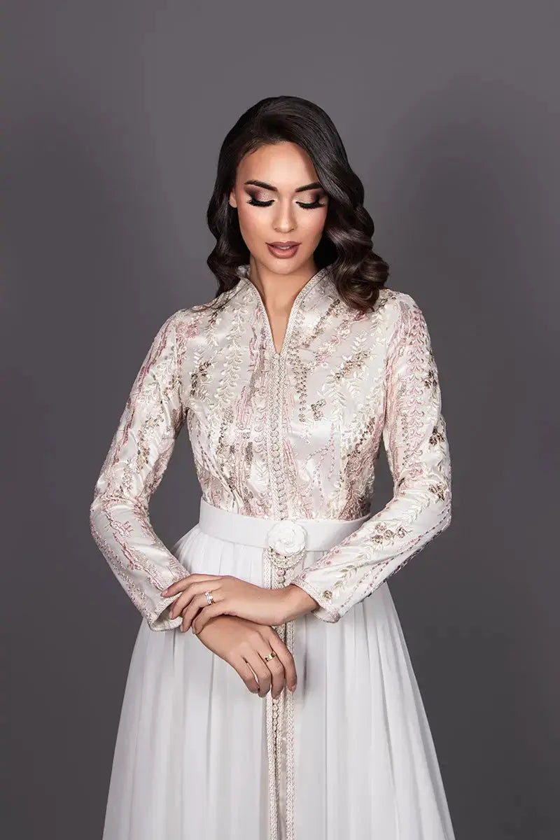 Caftan marocain chic pour cérémonie