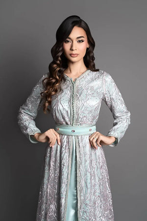 Marokkaanse kaftan van groen zijdesatijn met roze kant