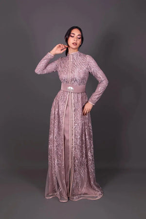 caftan marocain pour mariage en dentelle et drap de soie rose brown