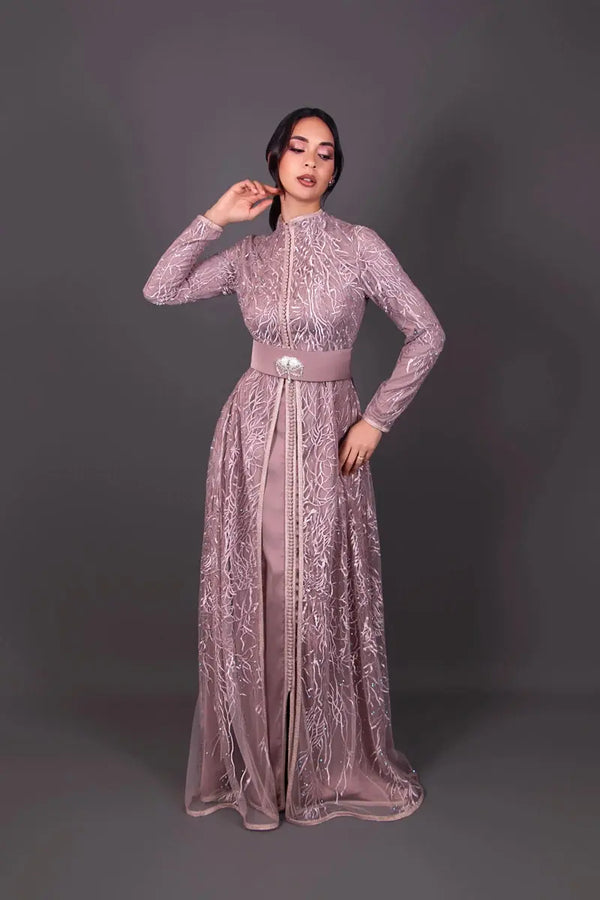 caftan marocain pour mariage en dentelle et drap de soie rose brown
