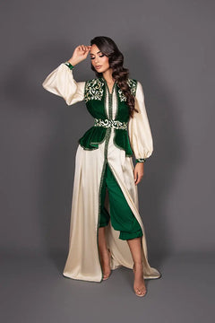 caftan femme ivoire avec pantalon vert en drap de soie et gilet velour vert bouteille