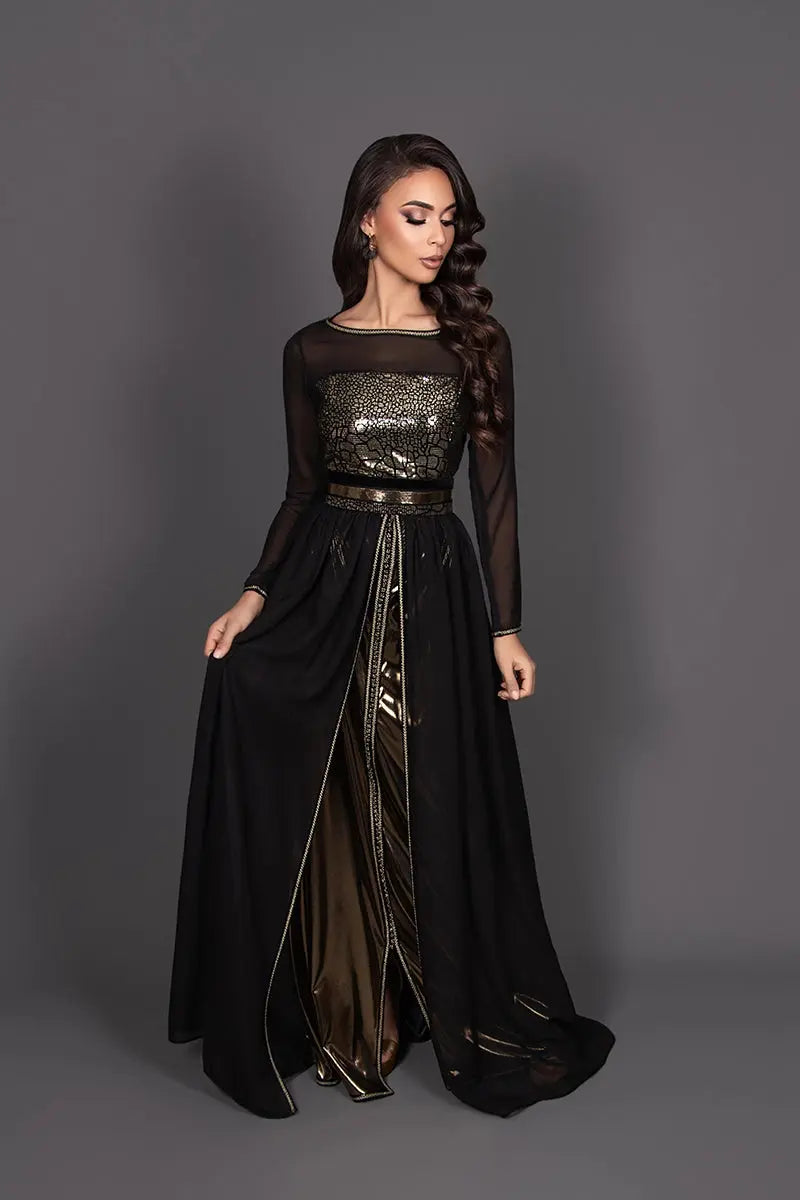 caftan marocain moderne col bateau noir et or 