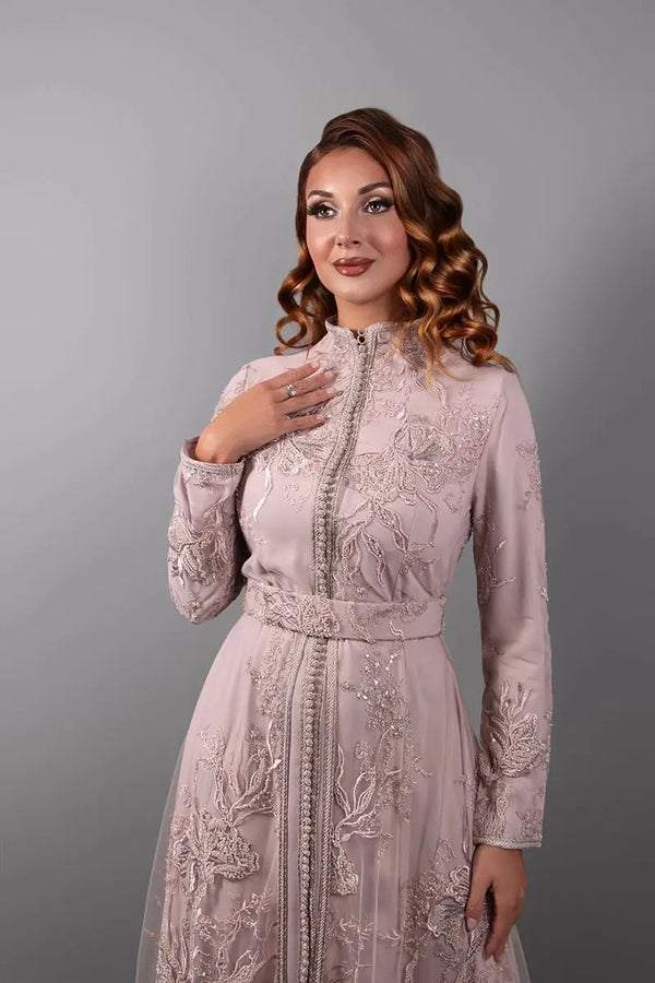 Lysandre kaftan with a covering high neckline, ideal for hijab-wearing and veiled women