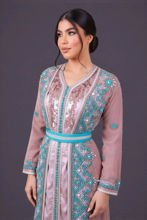 Caftan marocain réalisé avec sari haut de gamme 