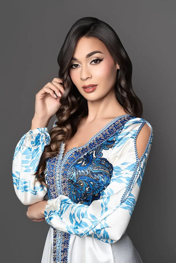 simple Moroccan kaftan with open sleeves and bronze kaftan embroidery