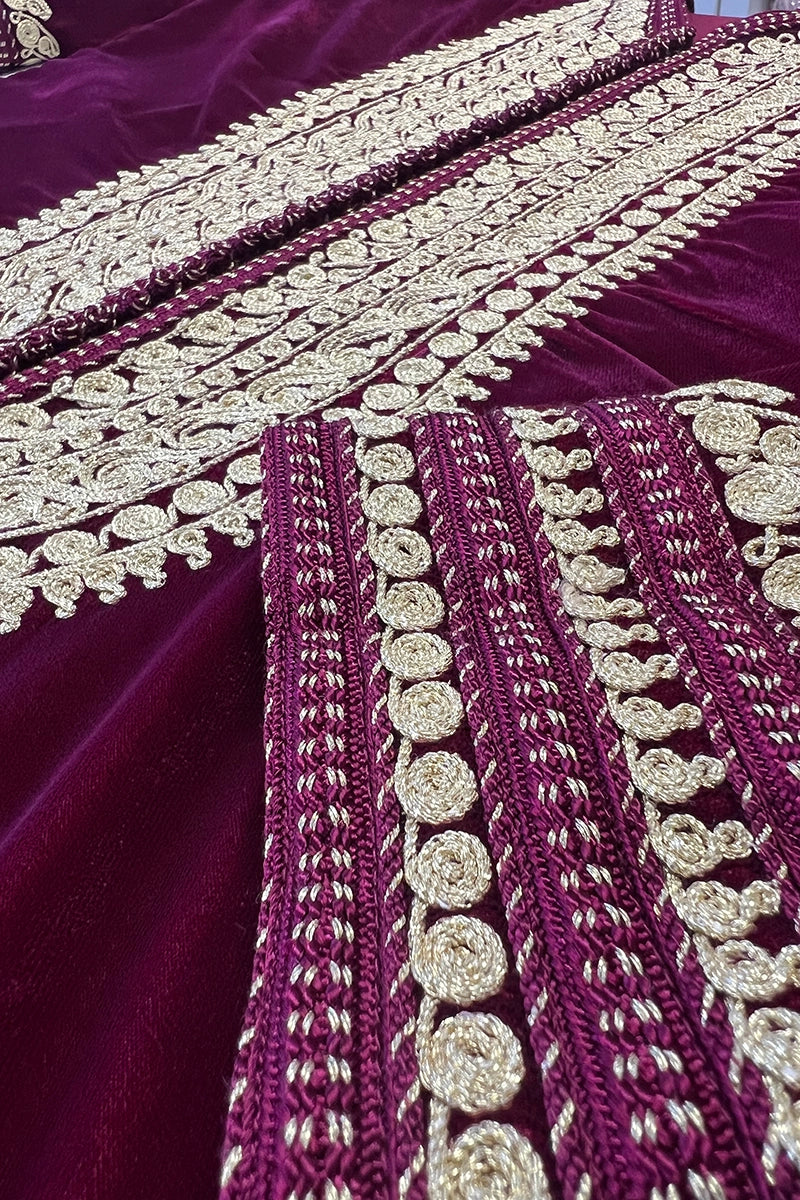 caftan marocain velour bordeau brodé  dorée 