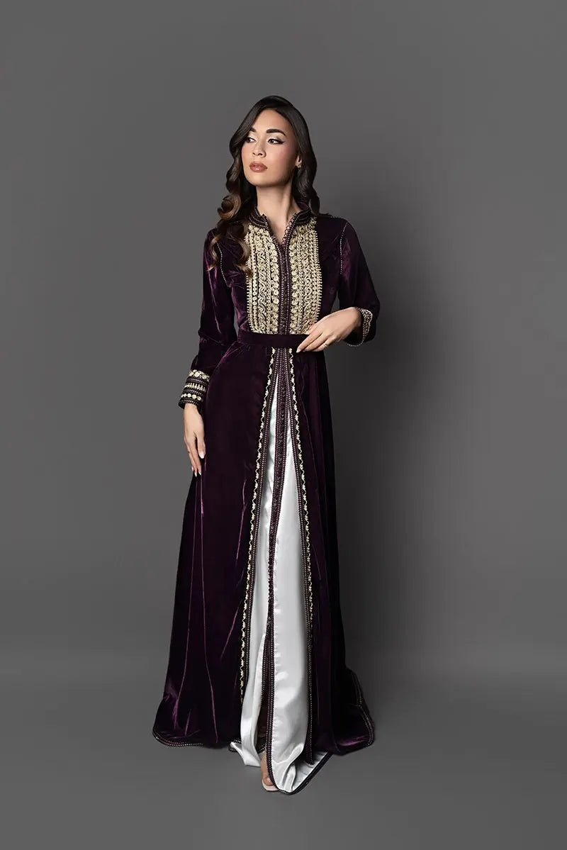 caftan marocain en velour prune broderie dorée col officier 