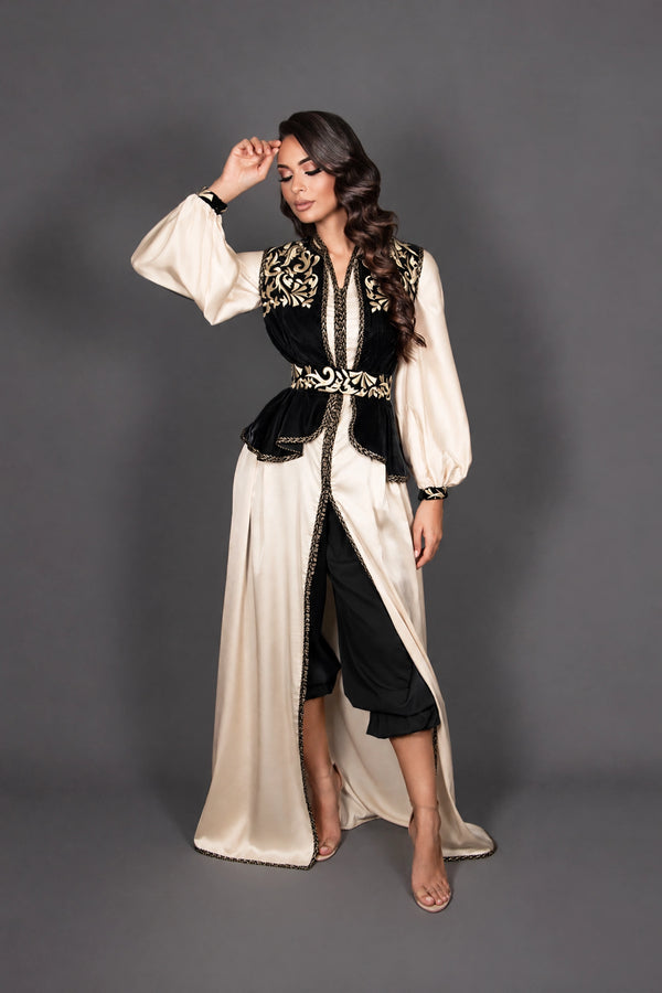 Caftan robe Orelysse noir avec pantalon fluide et gilet en velours