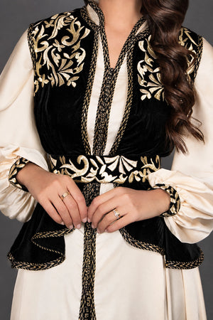 Kaftan noir en velours avec pantalon, modèle Orelysse
