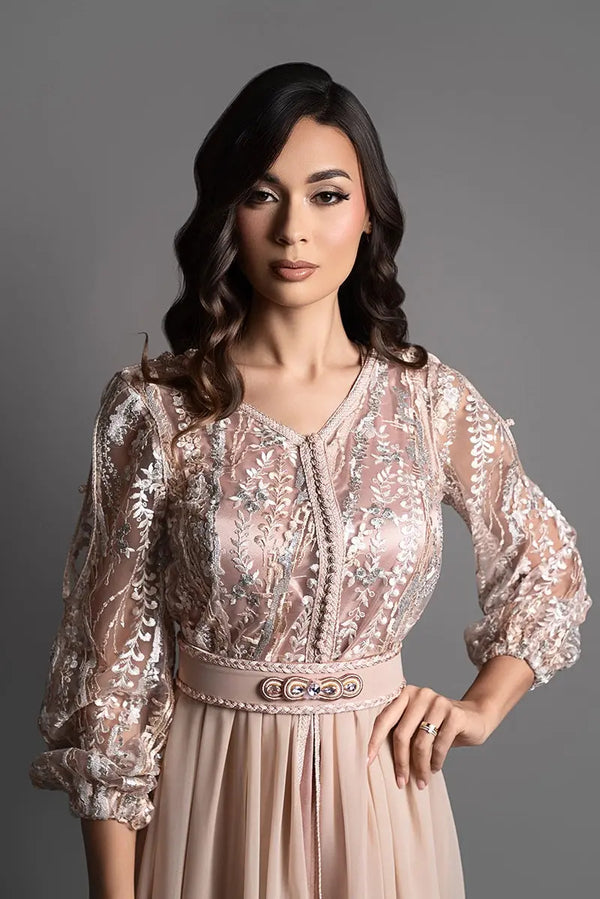 caftan marocain tendance à la mode 2026