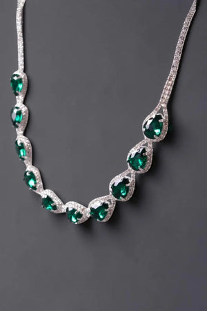 parure soirée vue détail collier vert et argent