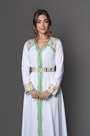 Video du caftan Pipa, caftan blanc avec broderie verte
