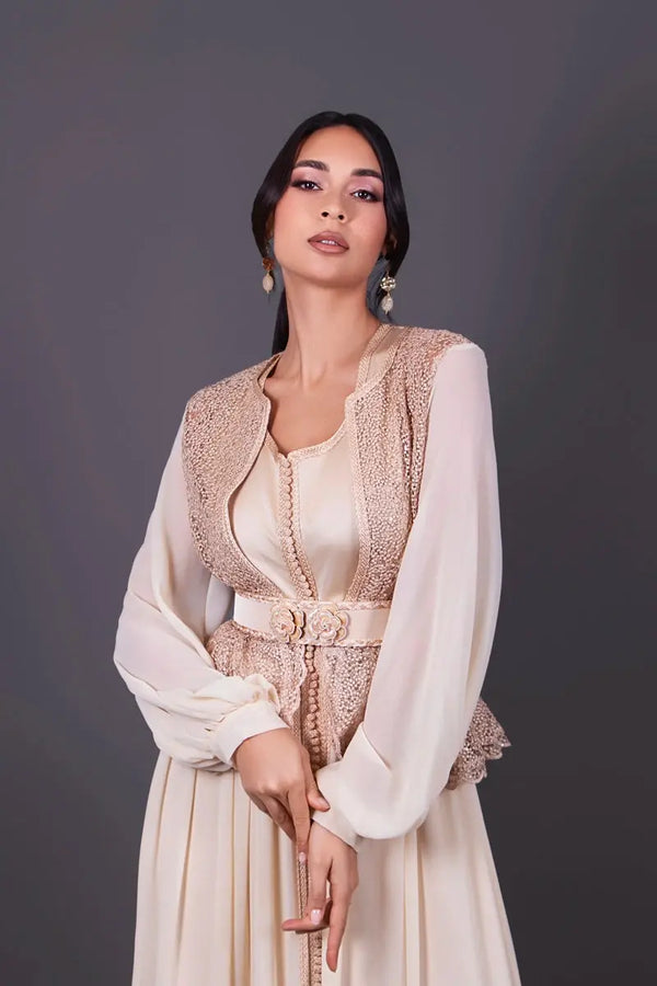 Caftán elegante Elea beige de seda