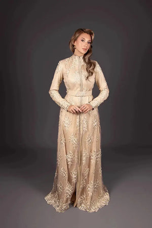 abito caftano con colletto alla coreana in pizzo beige