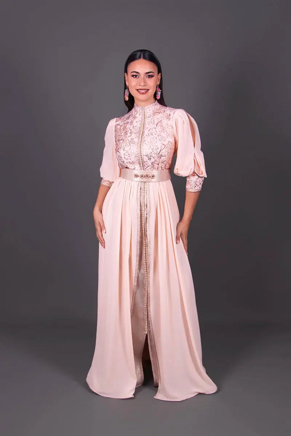 robe orientale marocaine avec manches tulipes et col montant