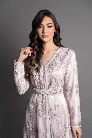 Caftan rose poudré luxe broderies ton sur ton ceinture sfifa pour grande occasion