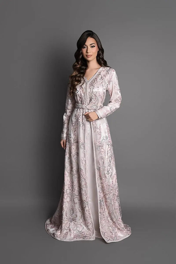 Caftan prestige rose dentelle brodée sequins pour cérémonie et fiançailles