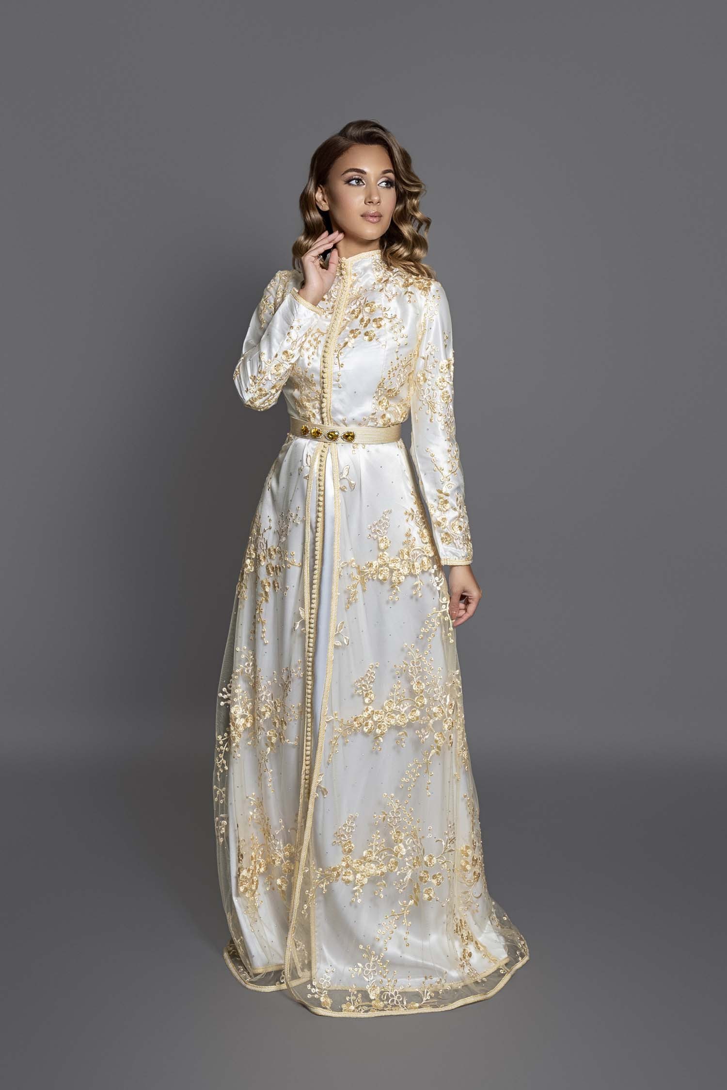 Takchita col montant, voilée, hijab, mariage, nikkah, halal